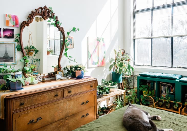 Dresser with table online